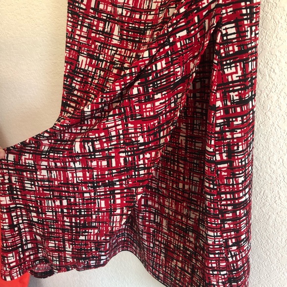 George Red Black and White Abstract Plaid Drape Neck Ruched Dress - Picture 4 of 7